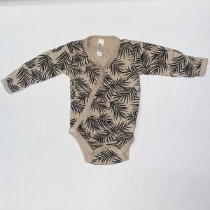 Rylee + Cru Spearmint Love Long Sleeve Beige Snap Button Bodysuit 0-3 Months